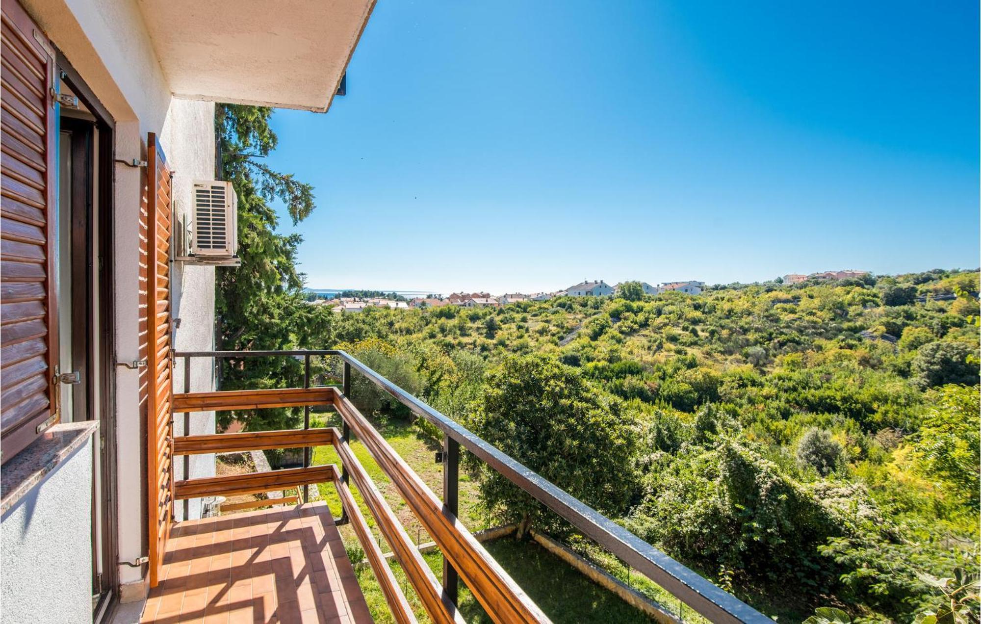 3 Bedroom Nice Apartment In Krk Krk Town Exterior photo